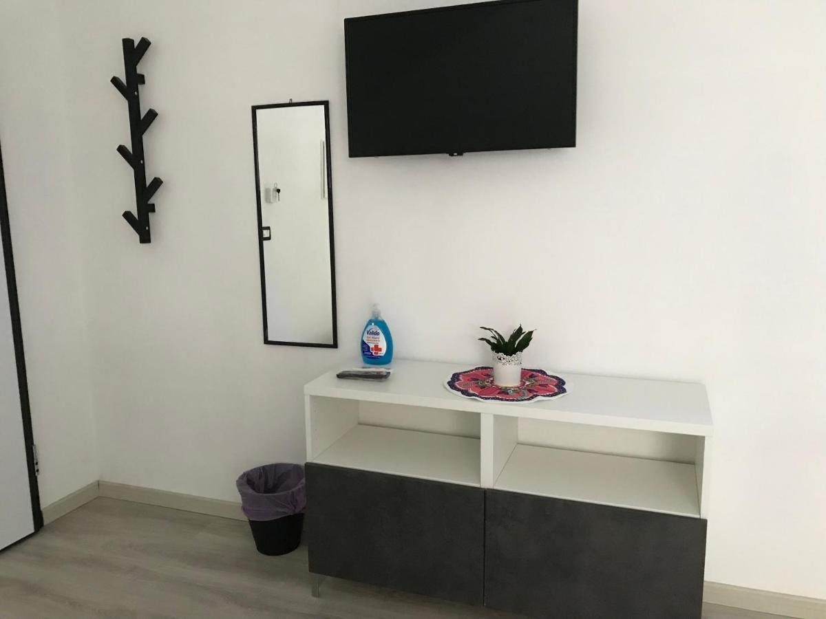 شقة La Rosa App ليفورنو المظهر الخارجي الصورة